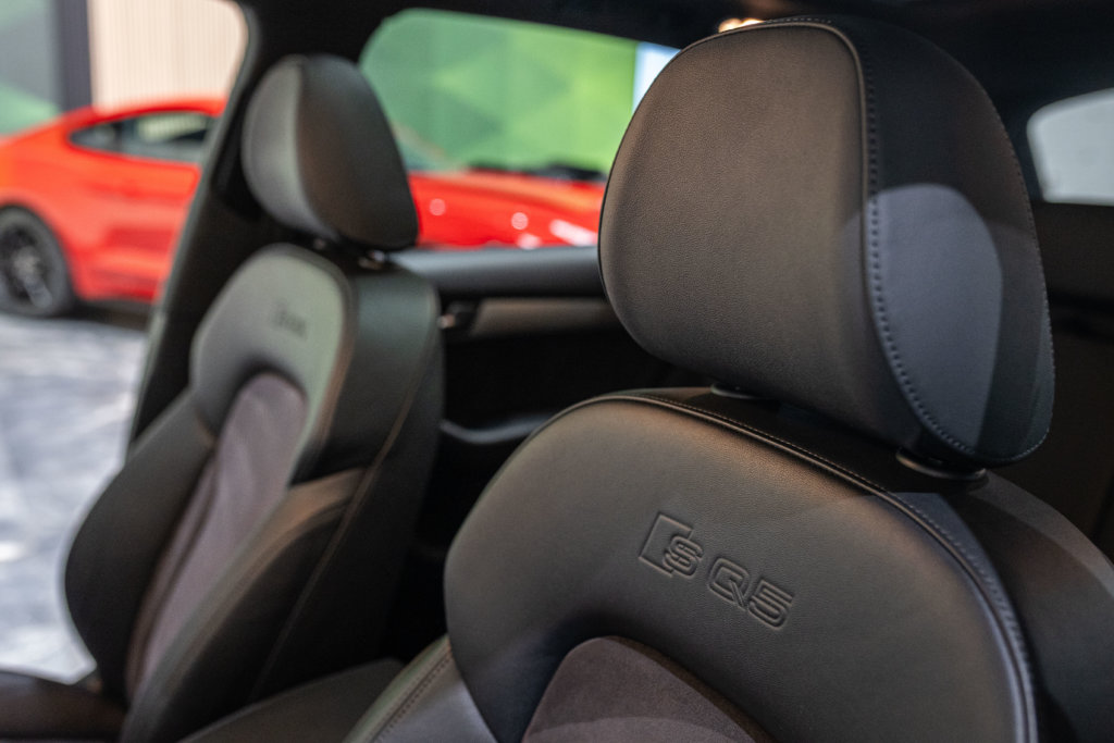 SQ5 Noir Panthere Interieur 21
