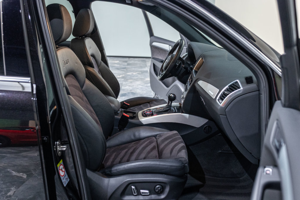 SQ5 Noir Panthere Interieur 23