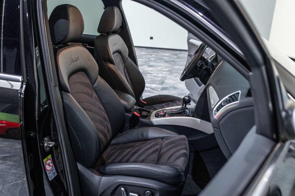 SQ5 Noir Panthere Interieur 24