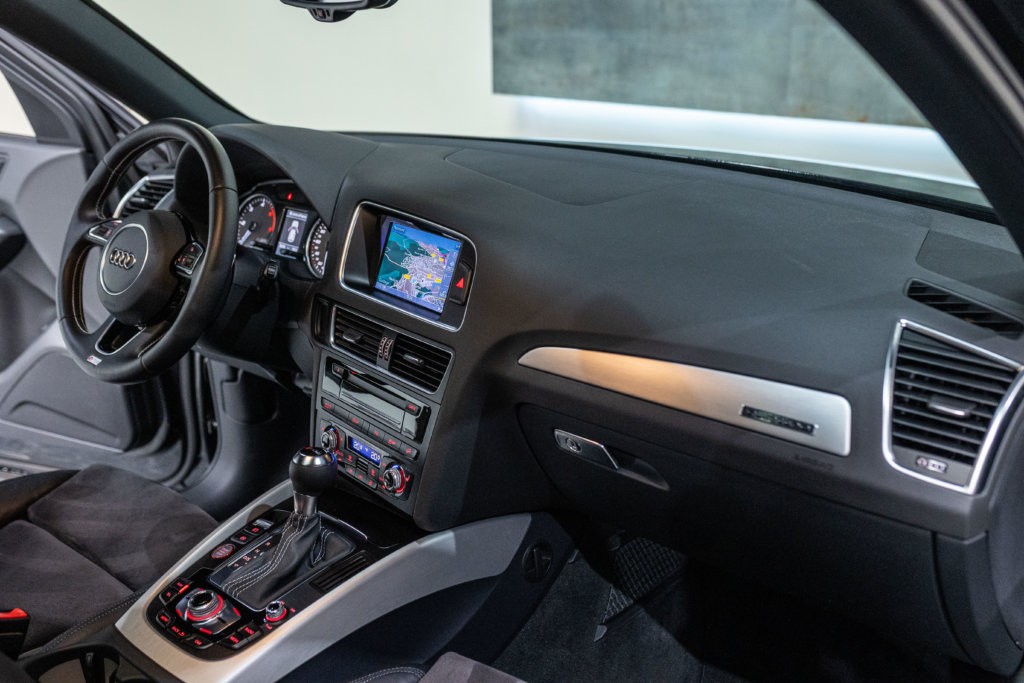 SQ5 Noir Panthere Interieur 25