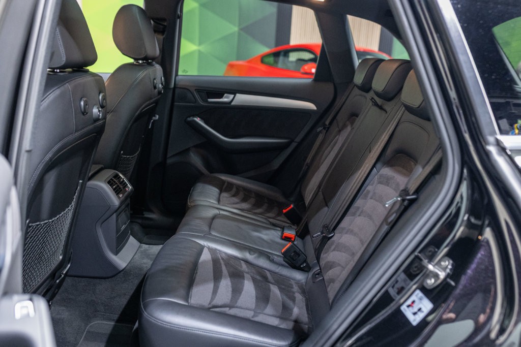 SQ5 Noir Panthere Interieur 26