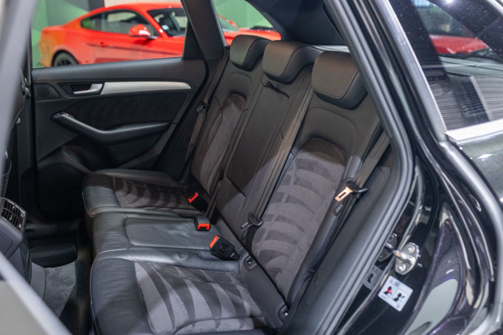 SQ5 Noir Panthere Interieur 27