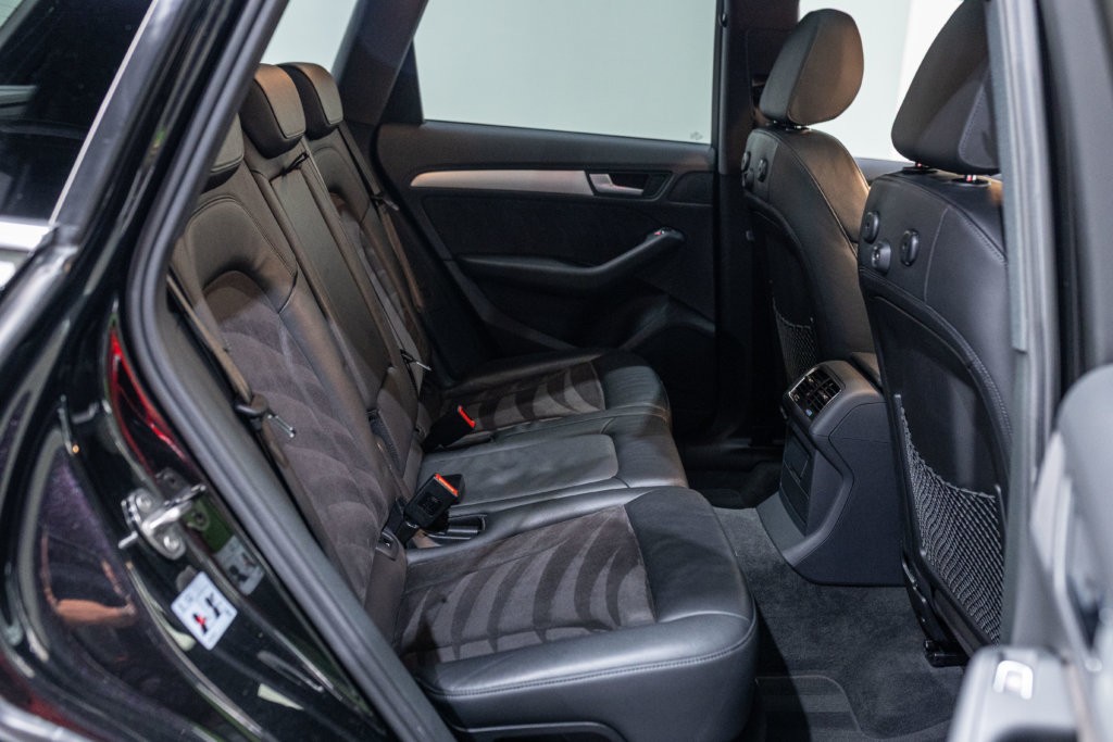SQ5 Noir Panthere Interieur 28