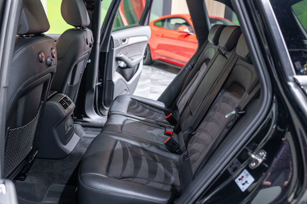 SQ5 Noir Panthere Interieur 30