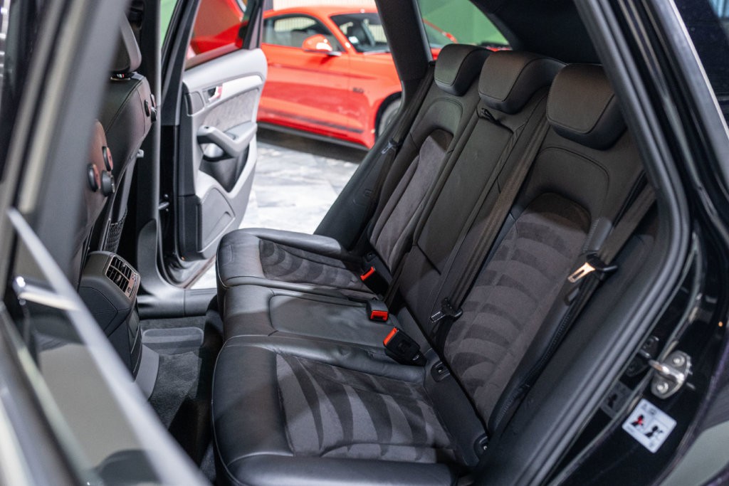 SQ5 Noir Panthere Interieur 31