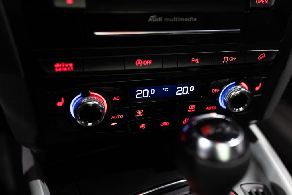 SQ5 Noir Panthere Interieur 43