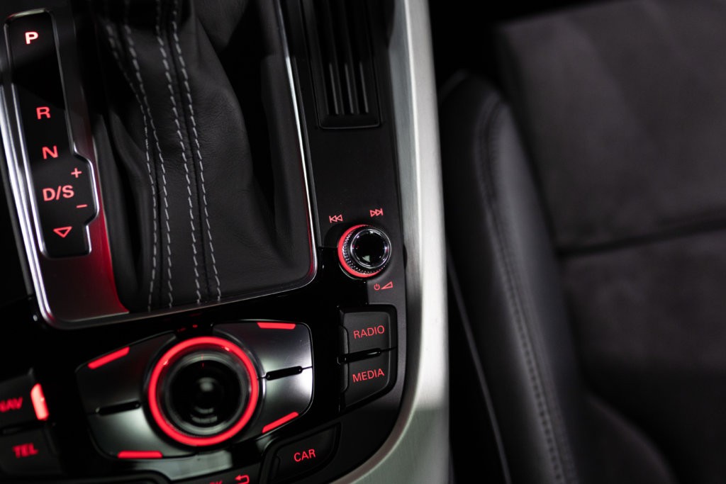 SQ5 Noir Panthere Interieur 49