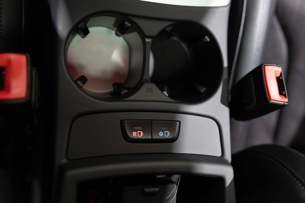 SQ5 Noir Panthere Interieur 54