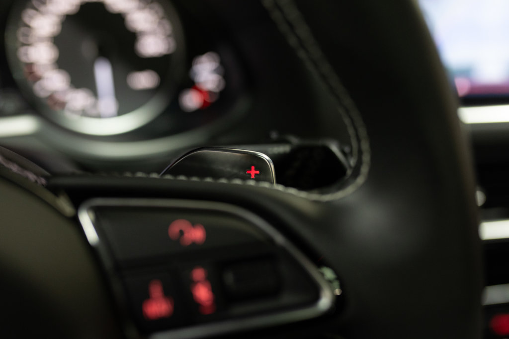 SQ5 Noir Panthere Interieur 55