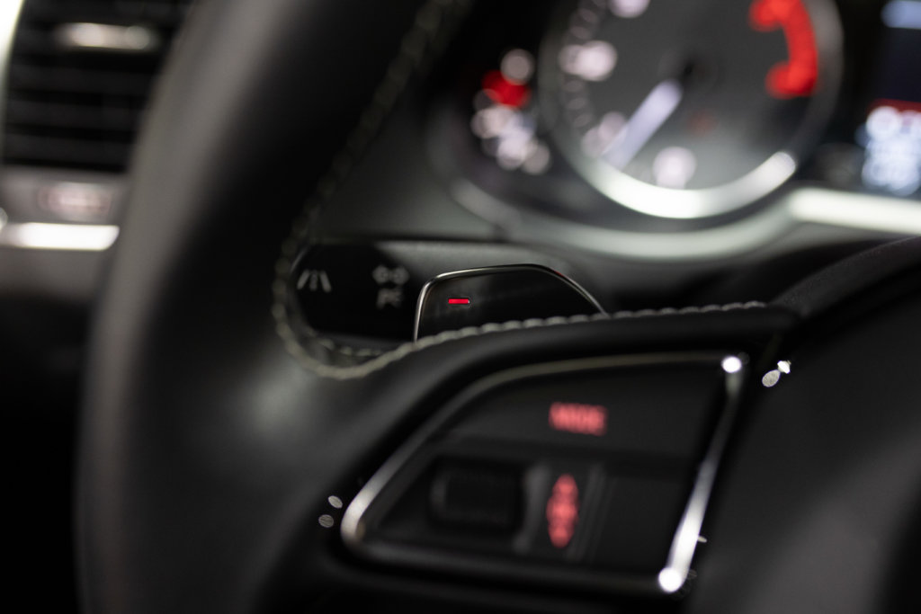 SQ5 Noir Panthere Interieur 56