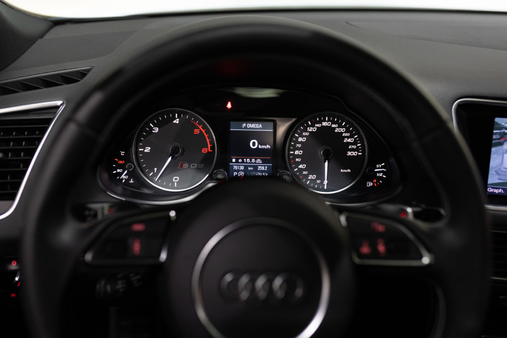 SQ5 Noir Panthere Interieur 59
