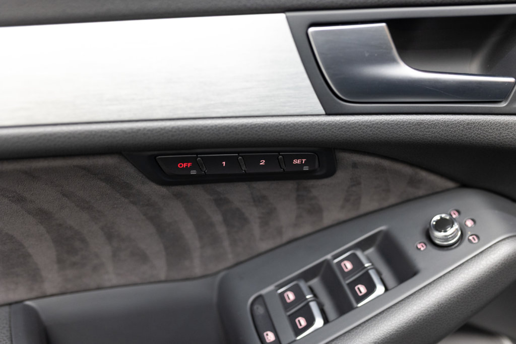 SQ5 Noir Panthere Interieur 6