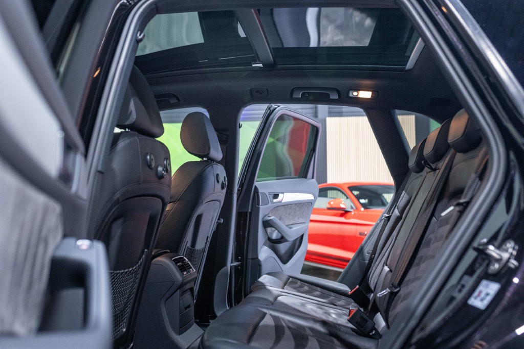 SQ5 Noir Panthere Interieur 67