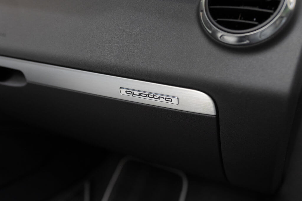 TT RS CAB Noir Interieur 13
