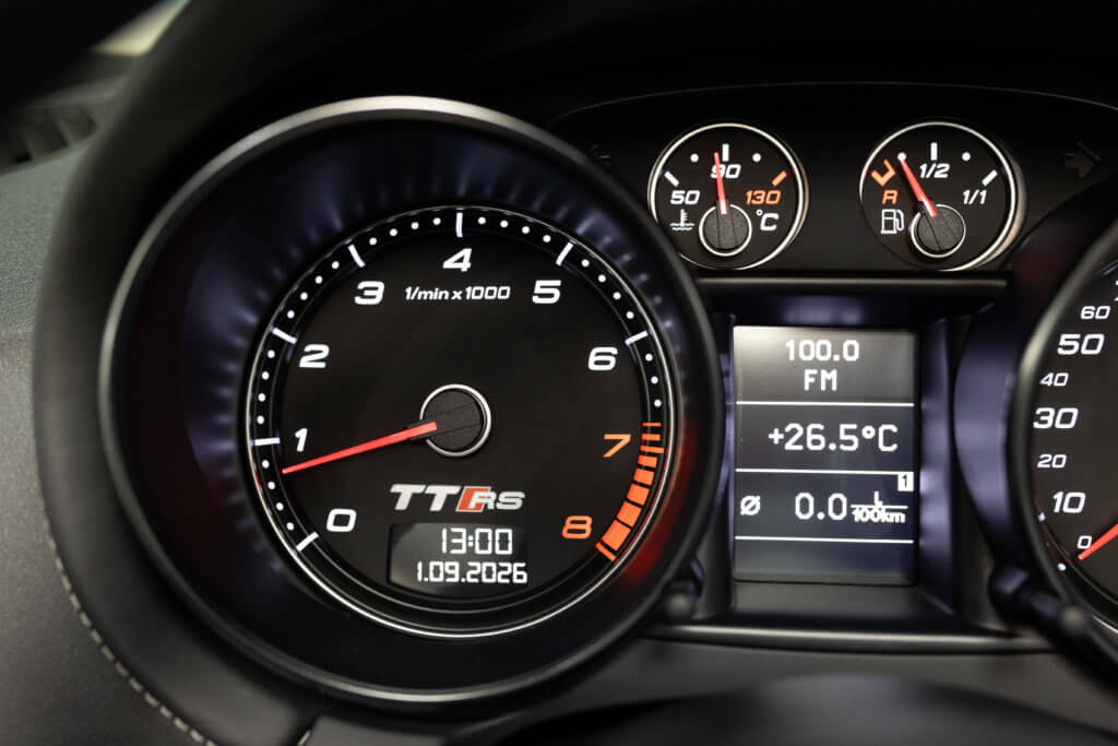 TT RS CAB Noir Interieur 27