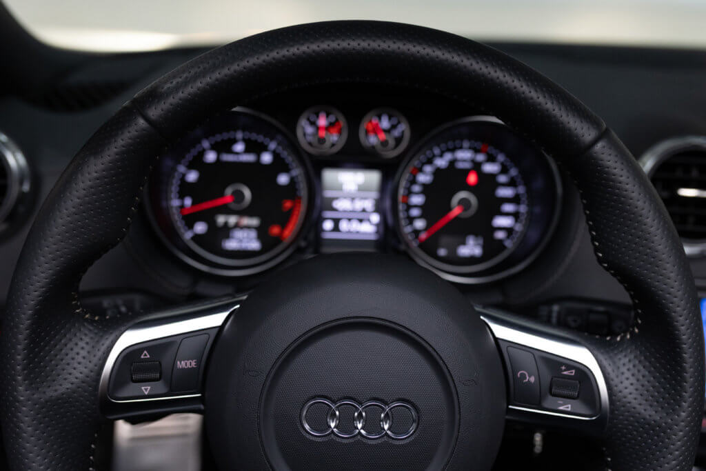 TT RS CAB Noir Interieur 42