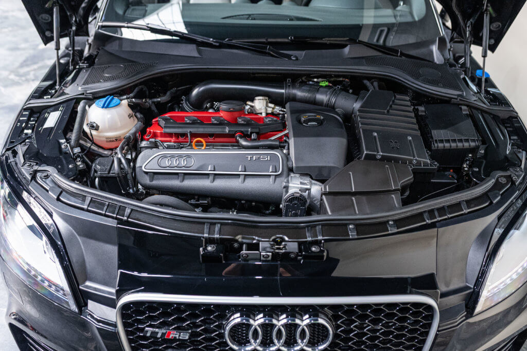 TT RS CAB Noir moteur 2