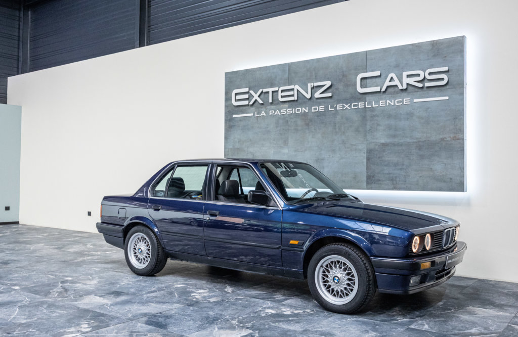325i Bleu E30 3-4