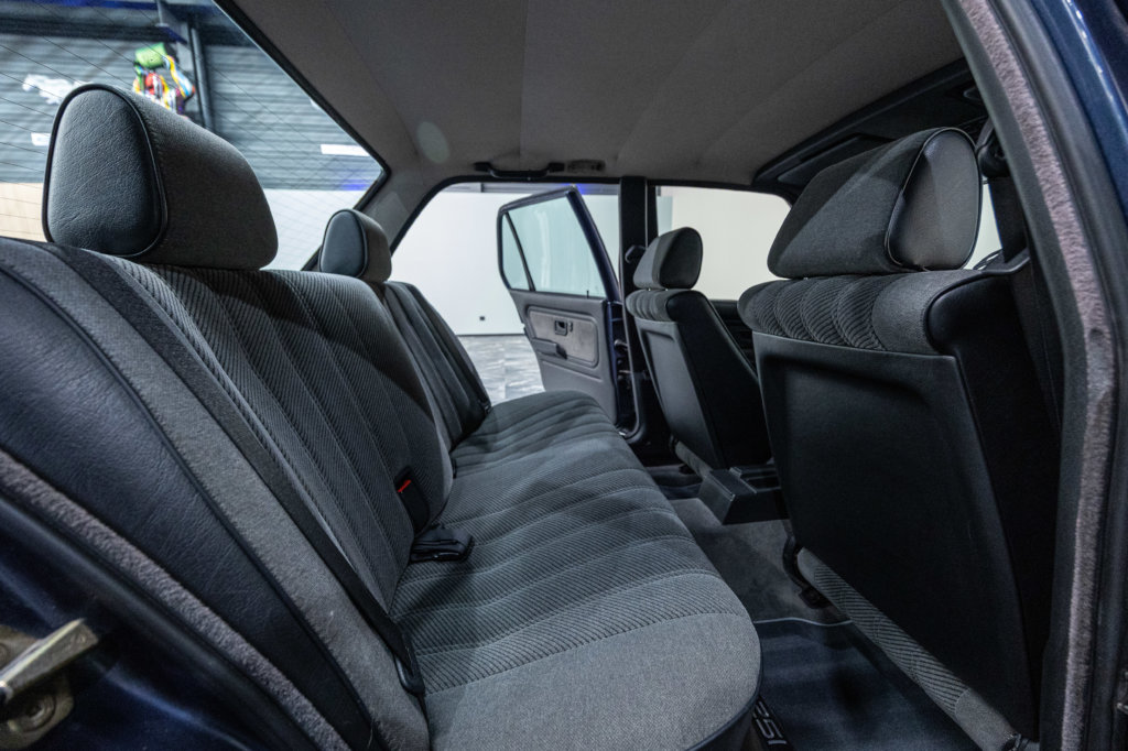 325i Bleu E30 Interieur 13