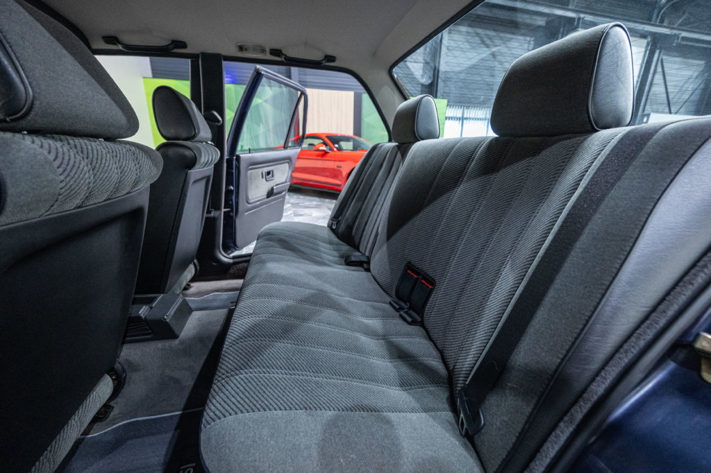 325i Bleu E30 Interieur 14