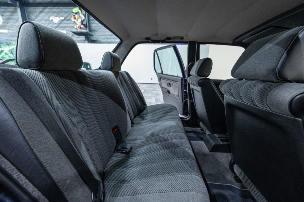 325i Bleu E30 Interieur 15