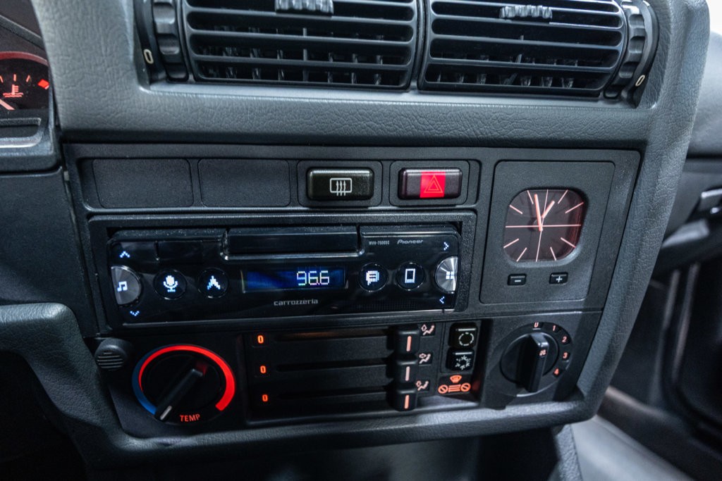 325i Bleu E30 Interieur 18