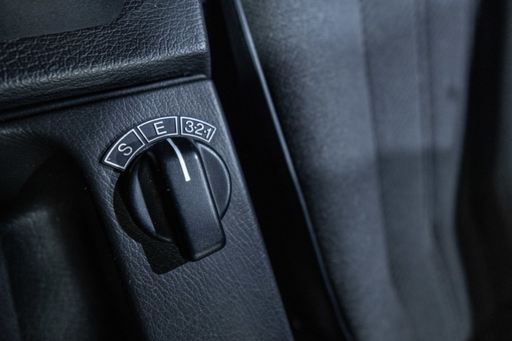 325i Bleu E30 Interieur 20