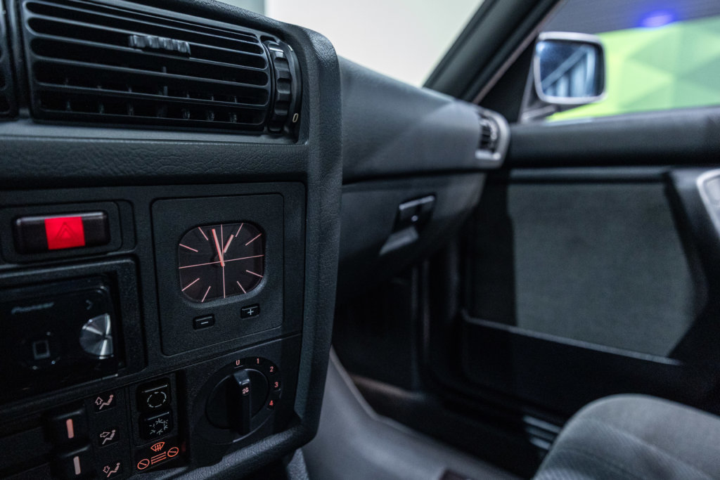 325i Bleu E30 Interieur 21