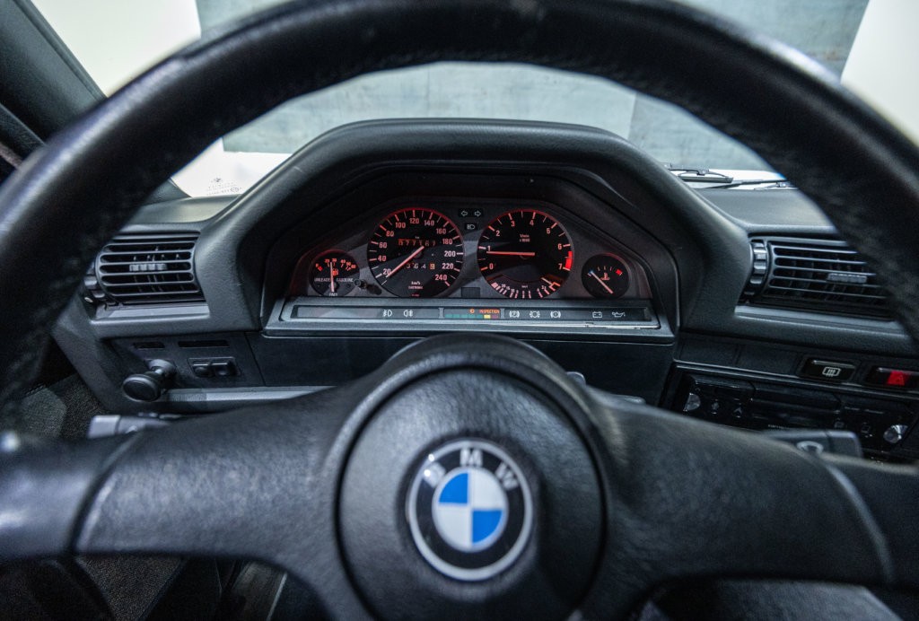 325i Bleu E30 Interieur 26