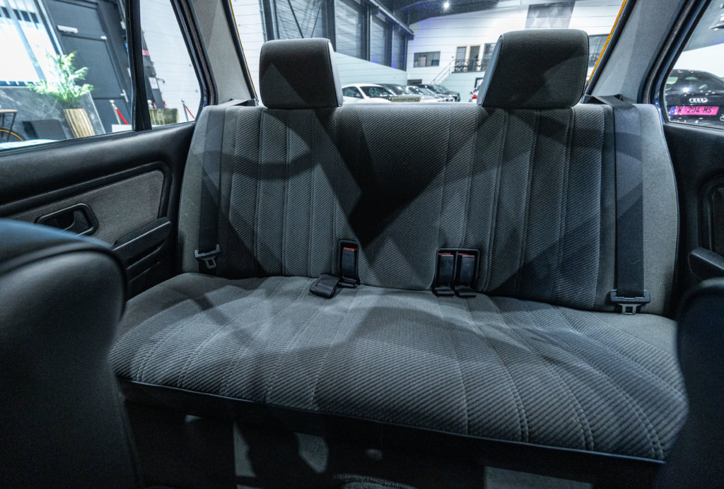 325i Bleu E30 Interieur 31