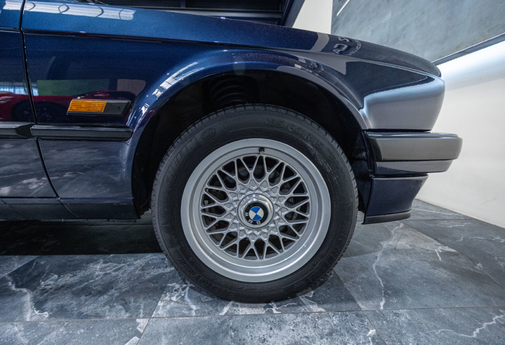 325i Bleu E30 Interieur 7