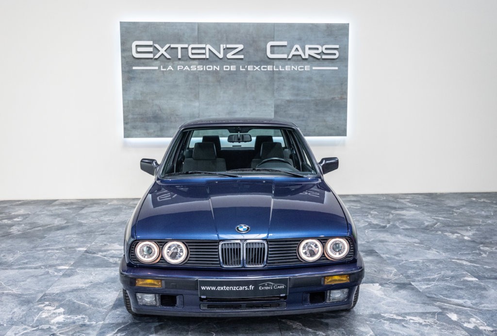 325i Bleu E30 face