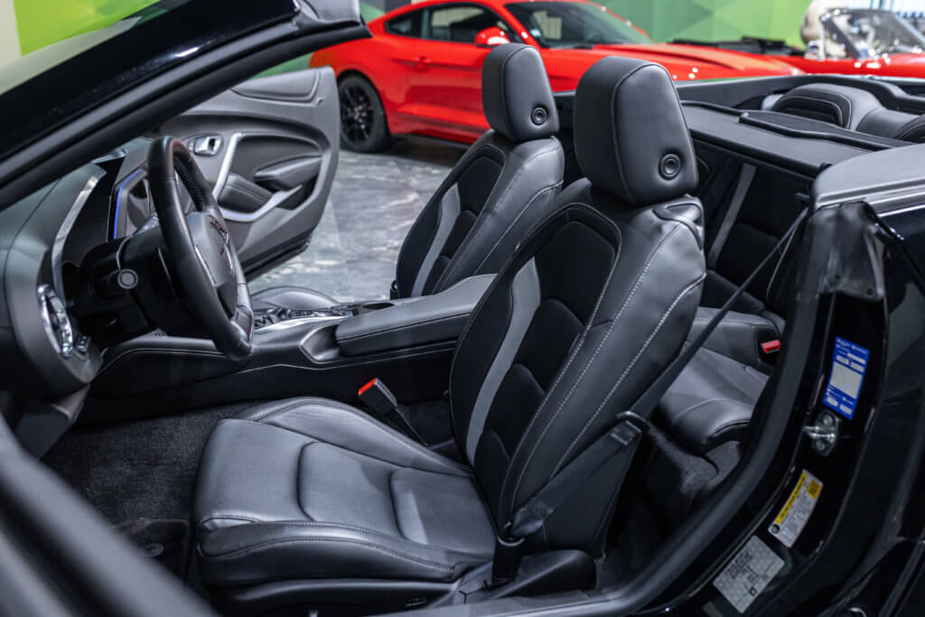 Camaro 6 Noir Cab Interieur 18