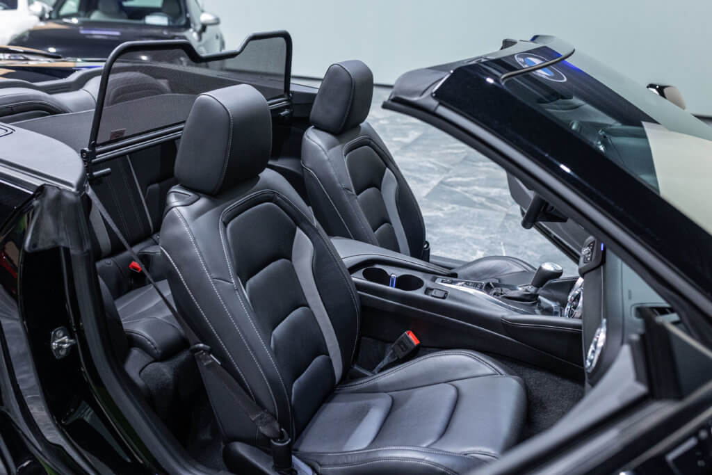 Camaro 6 Noir Cab Interieur 24