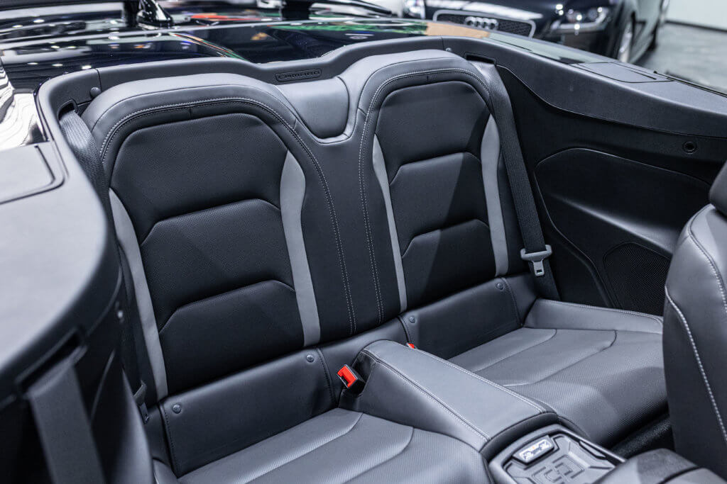 Camaro 6 Noir Cab Interieur 27