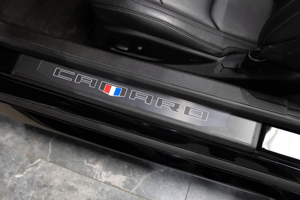 Camaro 6 Noir Cab Interieur 3
