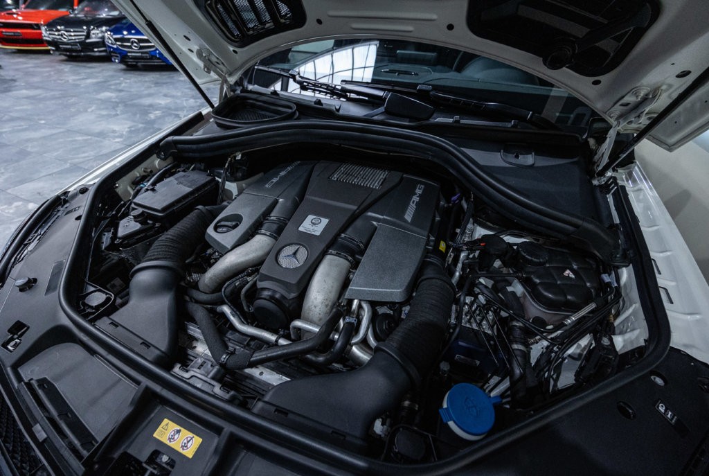 GLE 63 AMG Blanc Moteur 3