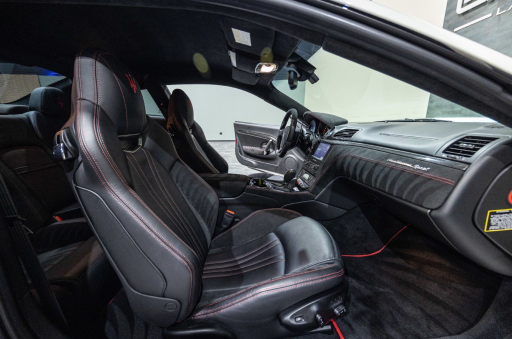 Maserati Granturismo Capot Carbon Interieur 14