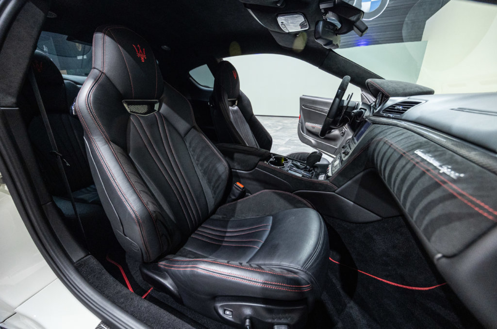Maserati Granturismo Capot Carbon Interieur 15