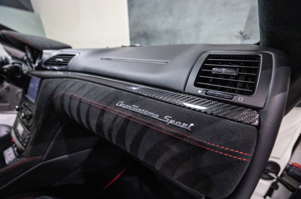Maserati Granturismo Capot Carbon Interieur 17