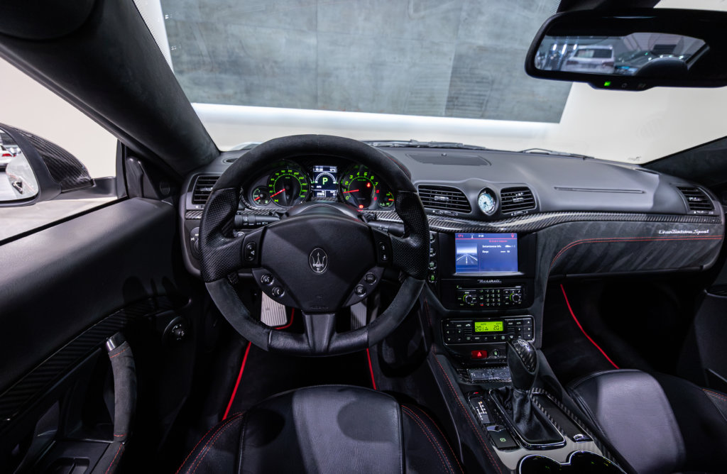 Maserati Granturismo Capot Carbon Interieur 19