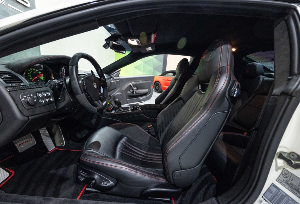 Maserati Granturismo Capot Carbon Interieur 2