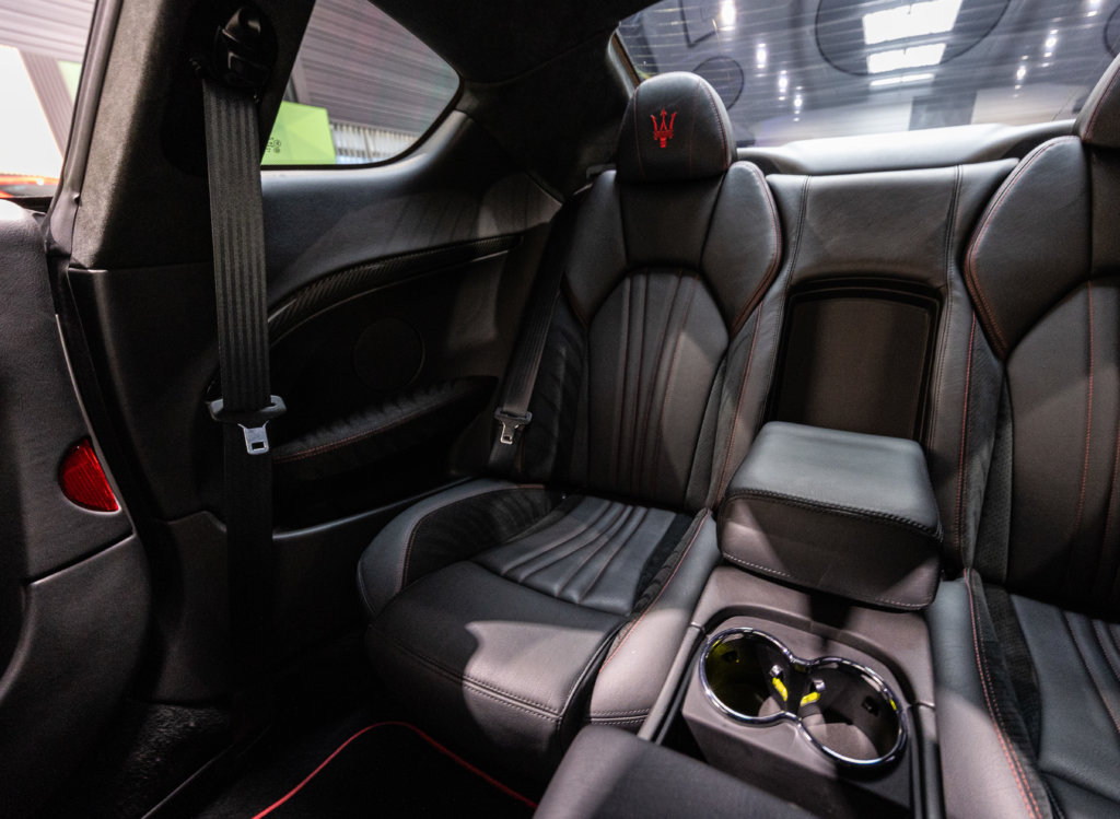 Maserati Granturismo Capot Carbon Interieur 21