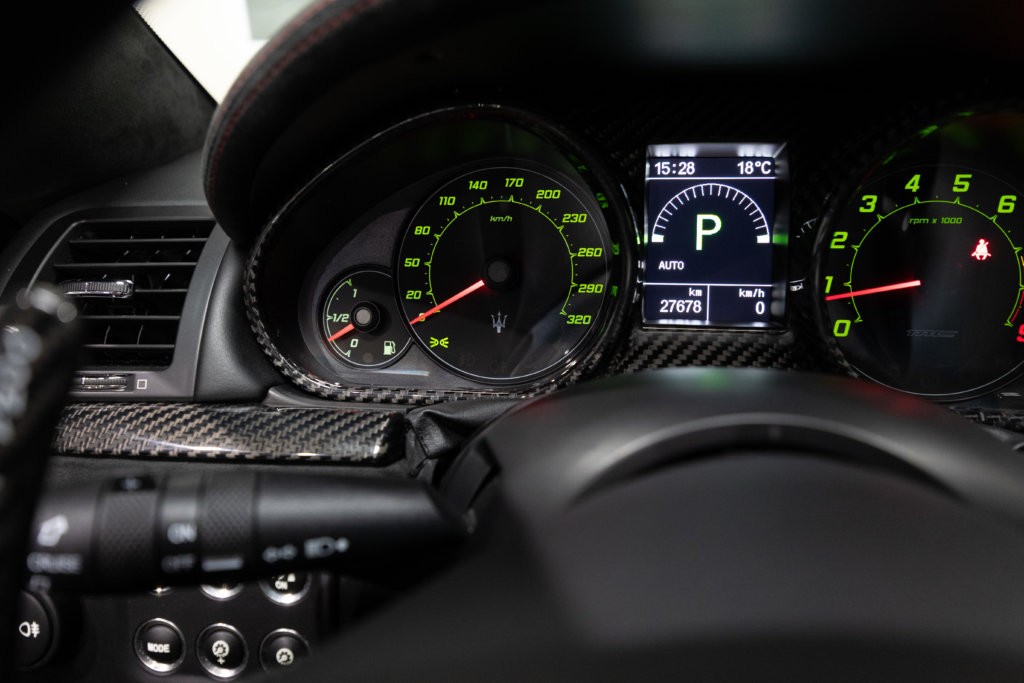 Maserati Granturismo Capot Carbon Interieur 27