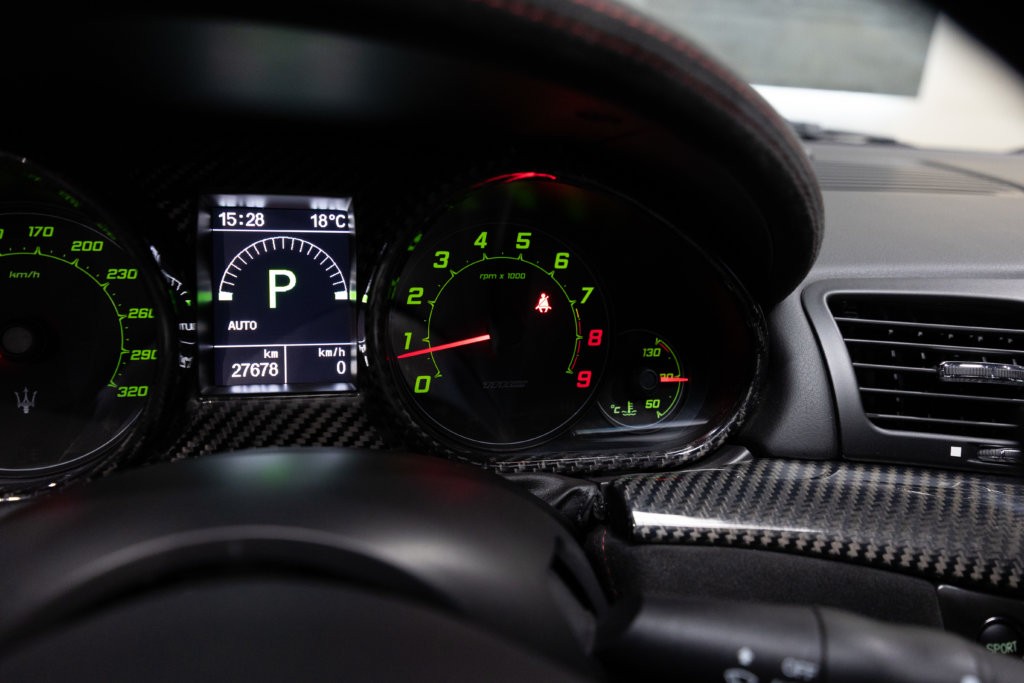 Maserati Granturismo Capot Carbon Interieur 28