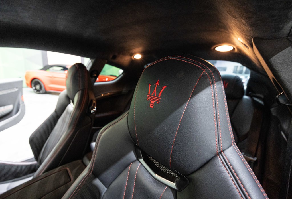 Maserati Granturismo Capot Carbon Interieur 3