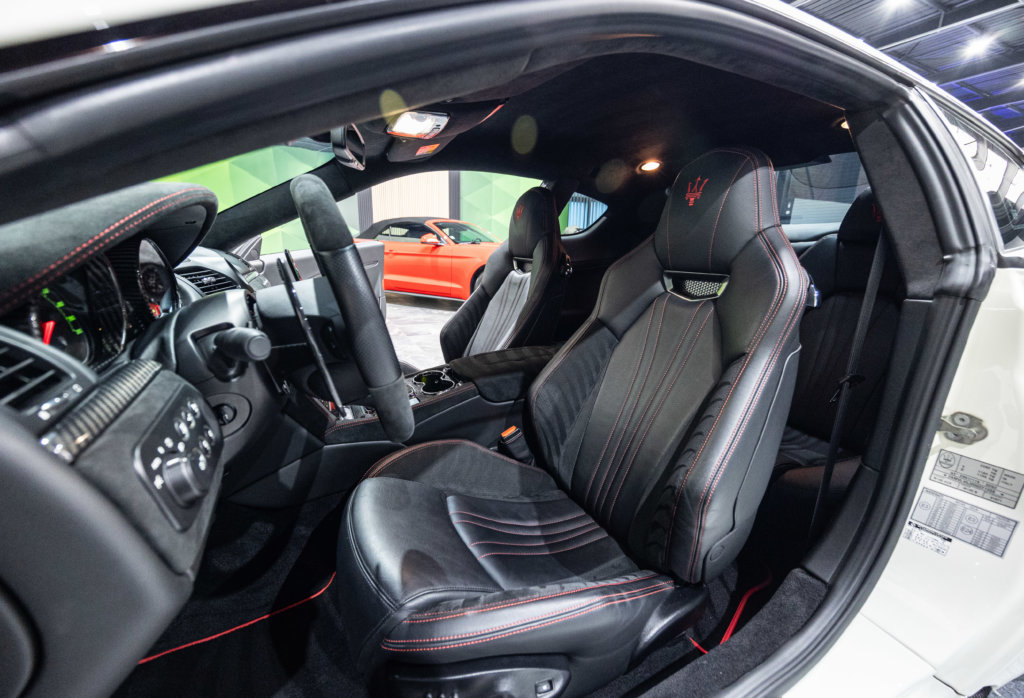 Maserati Granturismo Capot Carbon Interieur 7