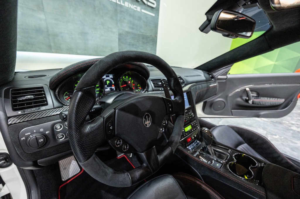 Maserati Granturismo Capot Carbon Interieur 8