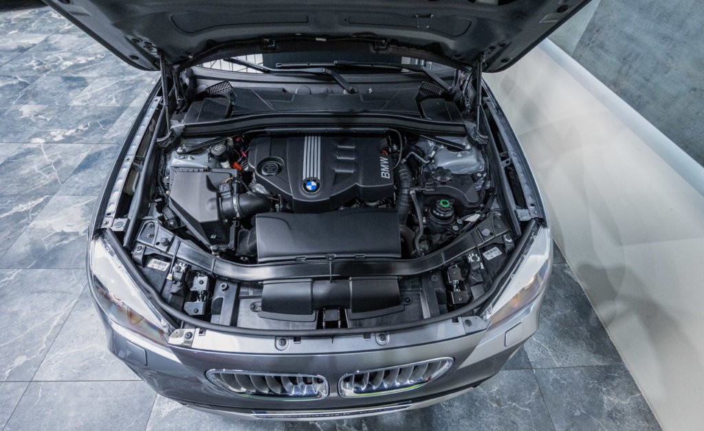 X1 Gris Moteur