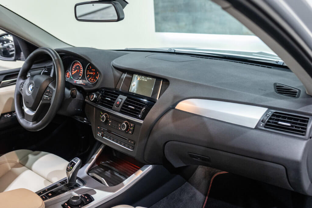 X4 30d Gris Interieur 10